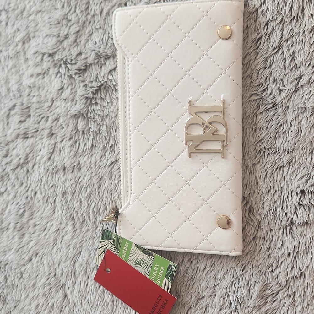 NWT Badgley Mischka Wallet